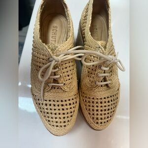 SCHUTZ JULES Woven Raffia Espadrille wedge platform shoes. Worn once! Size 7B